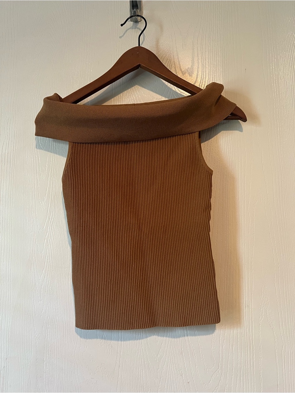 Babaton Tan Gold Sculpt Knit Off the Shoulder Top Women Sz Small NWT
